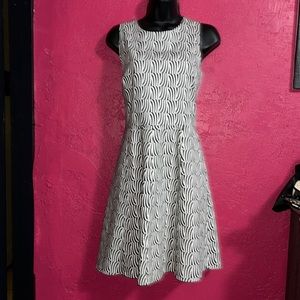 Cece Black and White graphic print dress. Size 8.